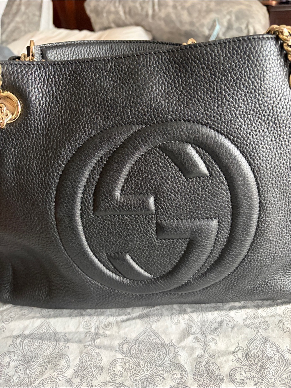 Gucci Black Pebbled Leather Shoulder Bag with Gold Chain Detail